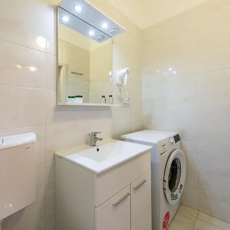 In For 6 People Apartamento