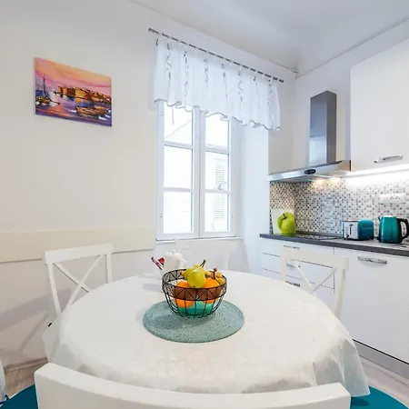 Apartment Old Town Finest - Two-bedroom 4 2 Adults - Lucarica 4 Street First Floor Dubrovnik