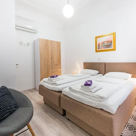 Lägenhet Old Town Finest - Two-bedroom 4 2 Adults - Lucarica 4 Street First Floor