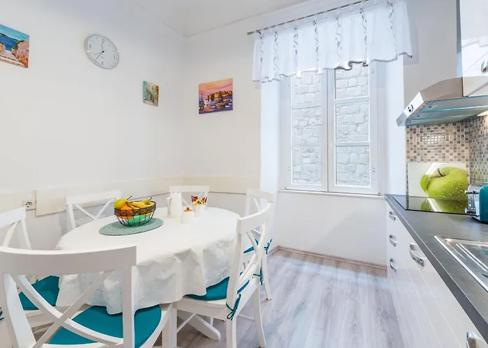 In For 6 People Apartment