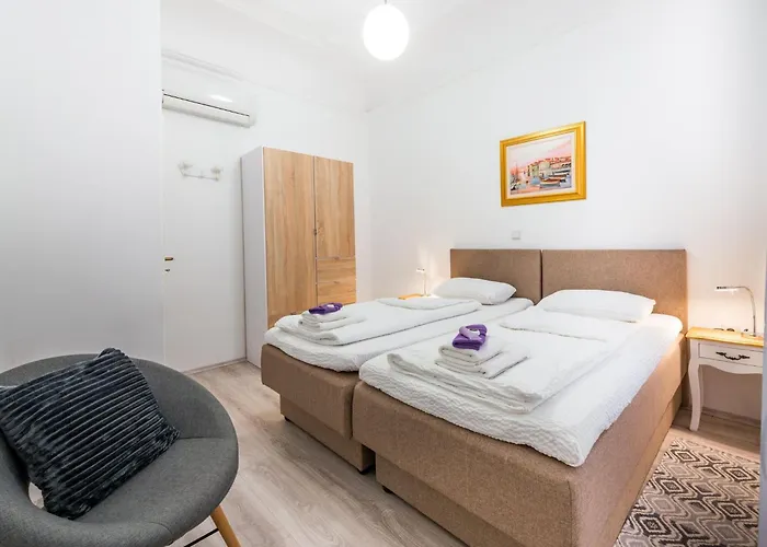 Apartment In For 6 People