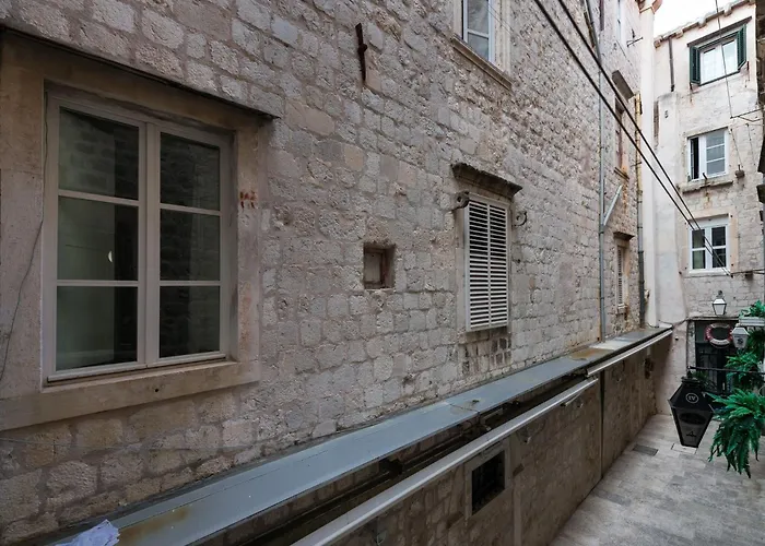Apartment In For 6 People *