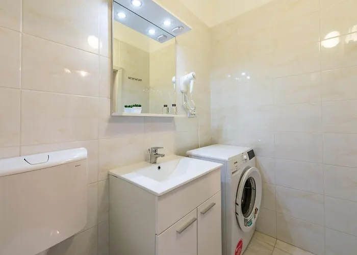 In For 6 People Apartment