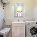 Apartment In For 6 People *