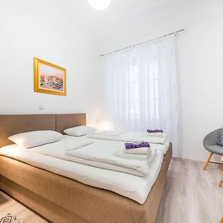 Apartman In For 6 People